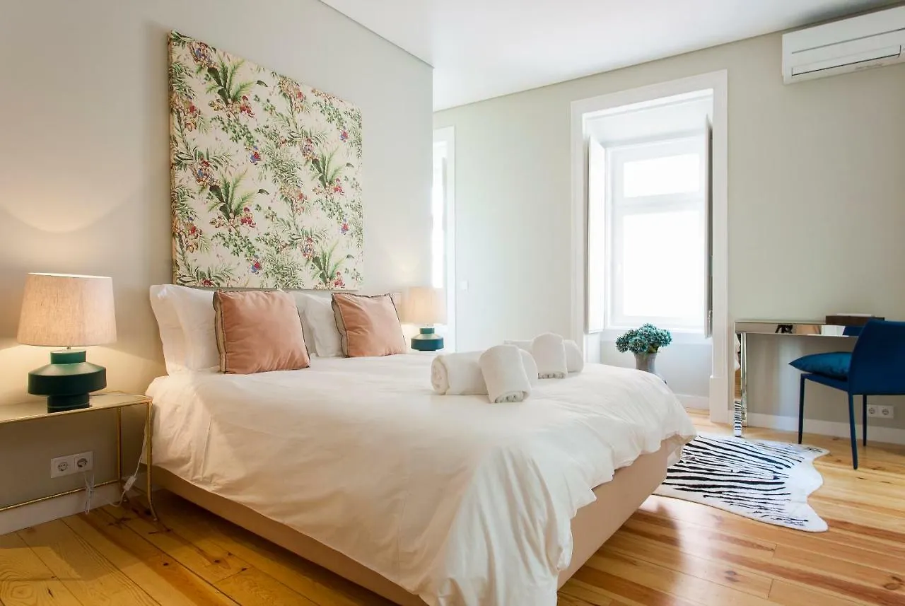 Joivy Deluxe 3Br Apt With Workspace By Figueira Sq And Rossio Subway Lisboa 0*,  Portekiz